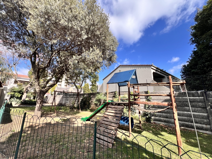2 Bedroom Property for Sale in Sunninghill Gauteng