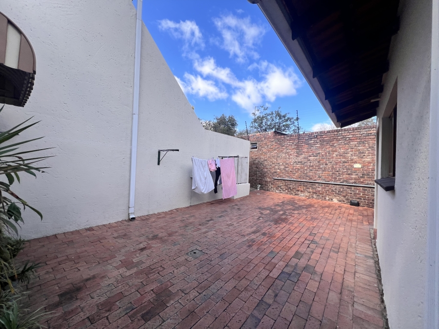 2 Bedroom Property for Sale in Sunninghill Gauteng