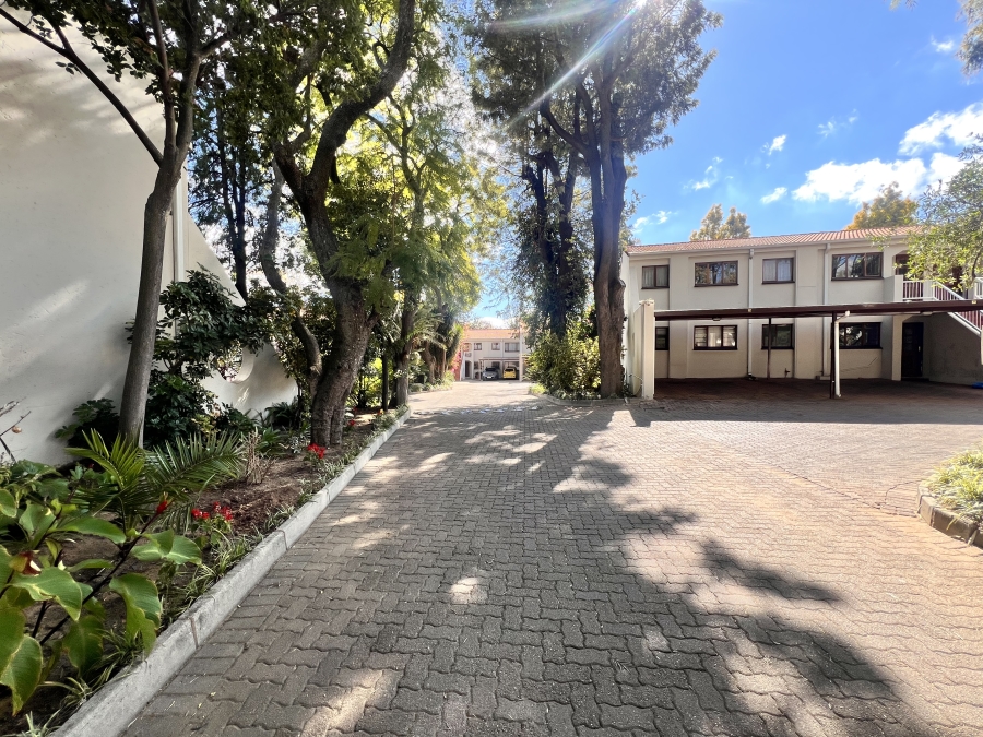 2 Bedroom Property for Sale in Sunninghill Gauteng