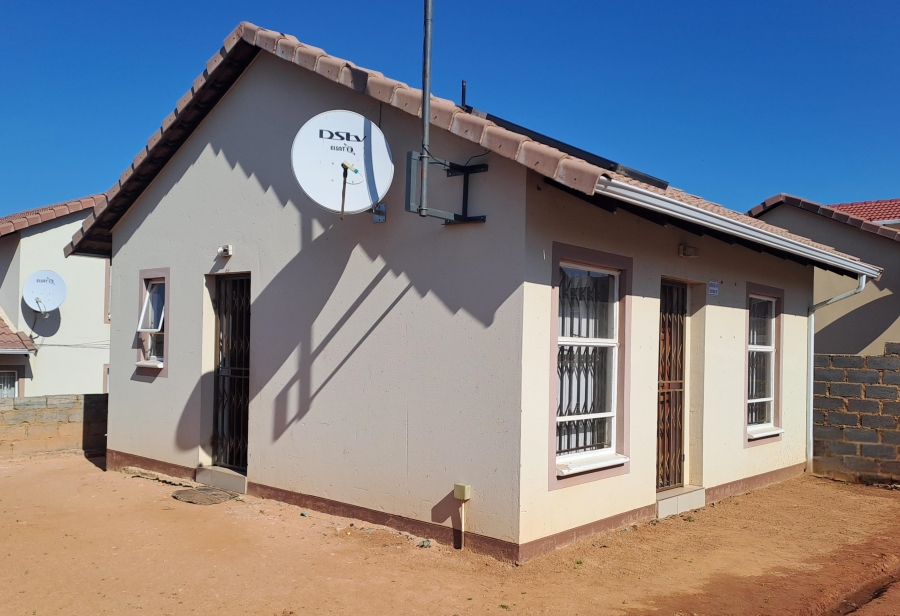 2 Bedroom Property for Sale in Witpoortjie Gauteng