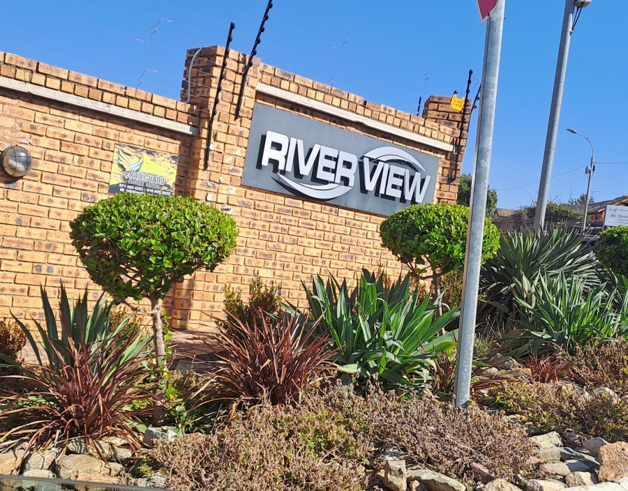 2 Bedroom Property for Sale in Witpoortjie Gauteng
