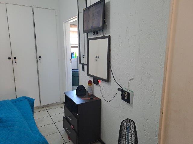 1 Bedroom Property for Sale in Bruma Gauteng