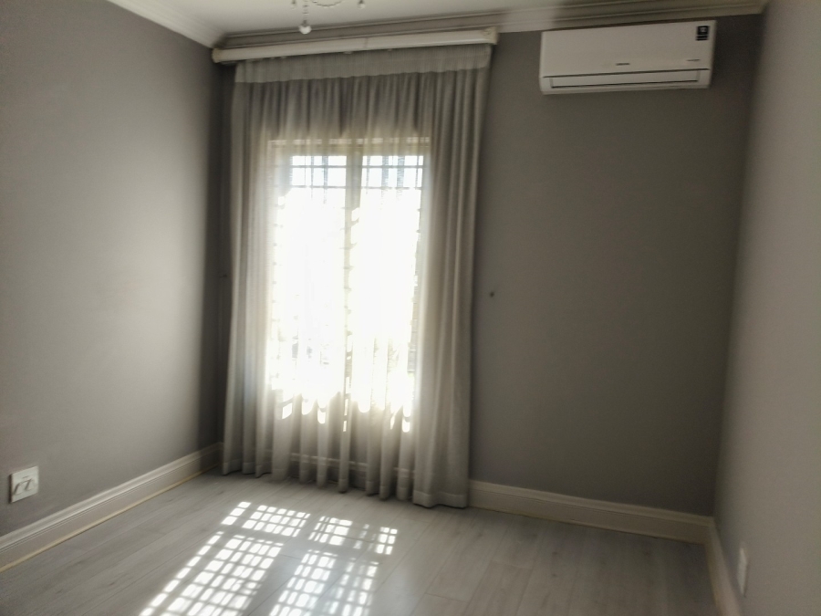 To Let 3 Bedroom Property for Rent in Sandown Gauteng
