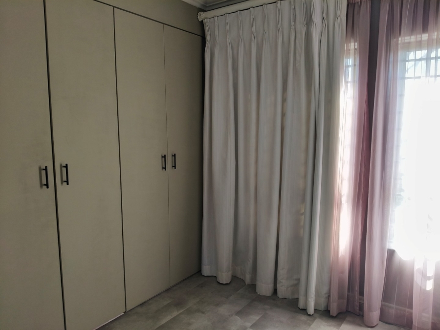 To Let 3 Bedroom Property for Rent in Sandown Gauteng