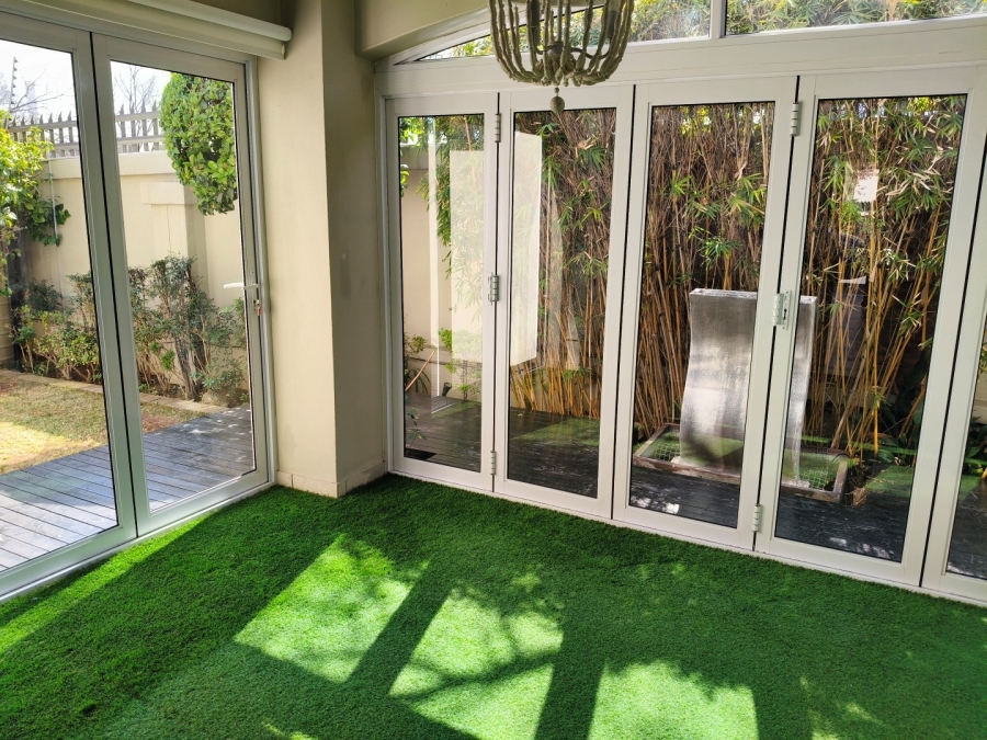 To Let 3 Bedroom Property for Rent in Sandown Gauteng
