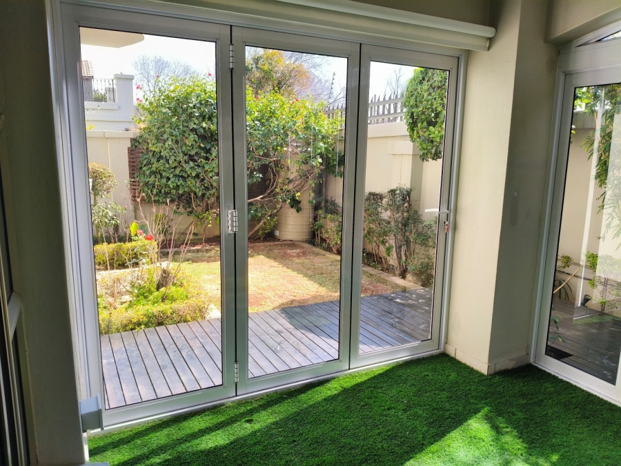 To Let 3 Bedroom Property for Rent in Sandown Gauteng