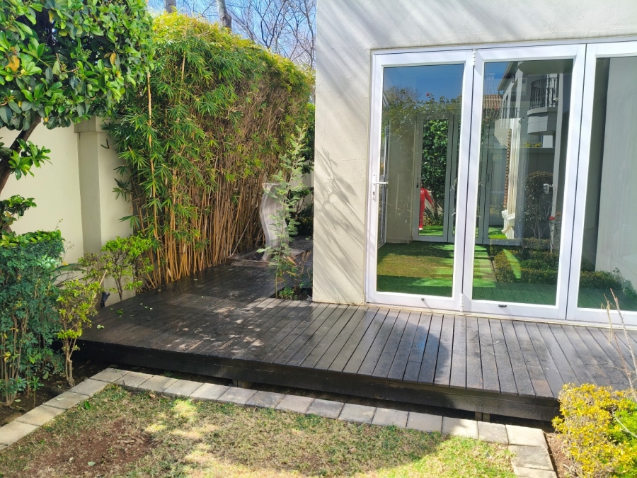 To Let 3 Bedroom Property for Rent in Sandown Gauteng