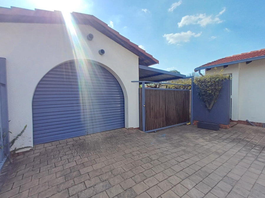 2 Bedroom Property for Sale in Huntingdon Gauteng