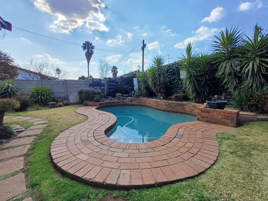 2 Bedroom Property for Sale in Huntingdon Gauteng