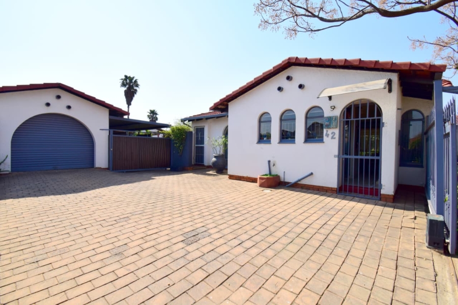 2 Bedroom Property for Sale in Huntingdon Gauteng