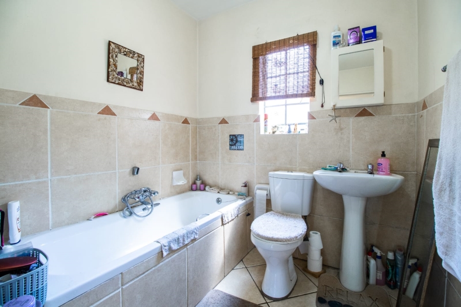 3 Bedroom Property for Sale in Illiondale Gauteng