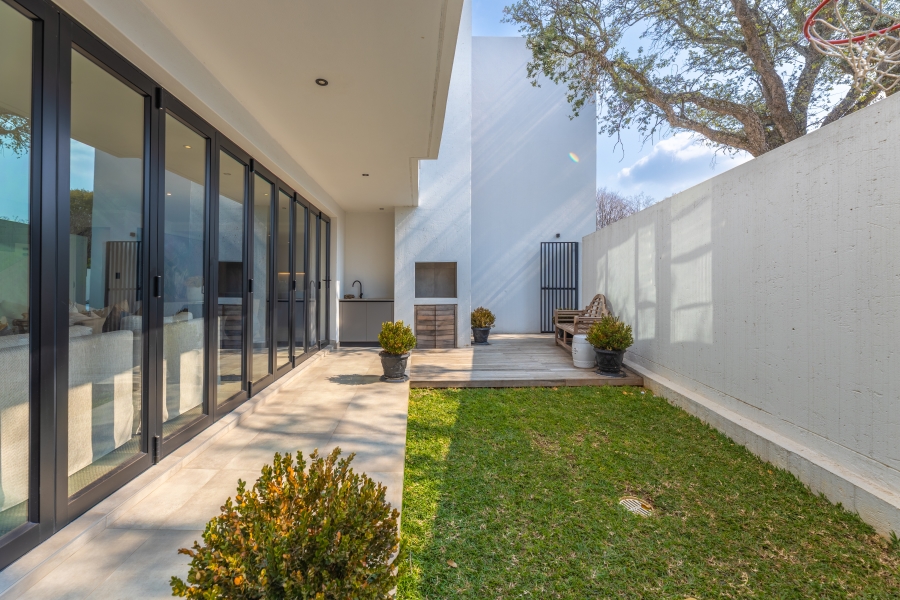 4 Bedroom Property for Sale in Sandhurst Gauteng