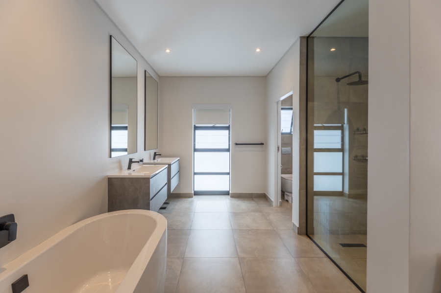 4 Bedroom Property for Sale in Sandhurst Gauteng