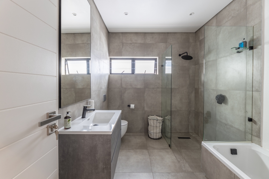 4 Bedroom Property for Sale in Sandhurst Gauteng