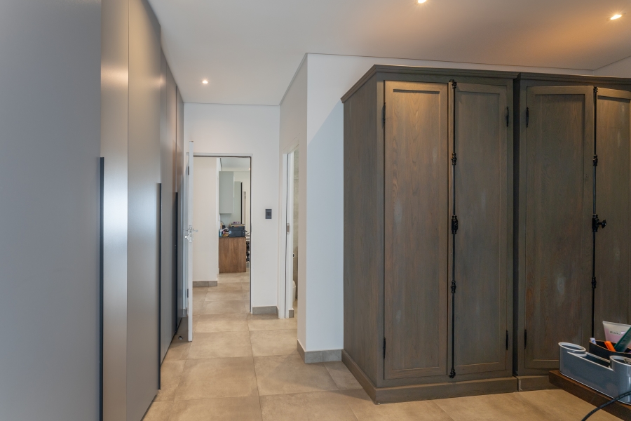 4 Bedroom Property for Sale in Sandhurst Gauteng