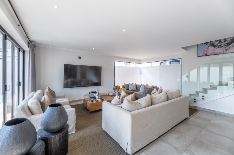 4 Bedroom Property for Sale in Sandhurst Gauteng