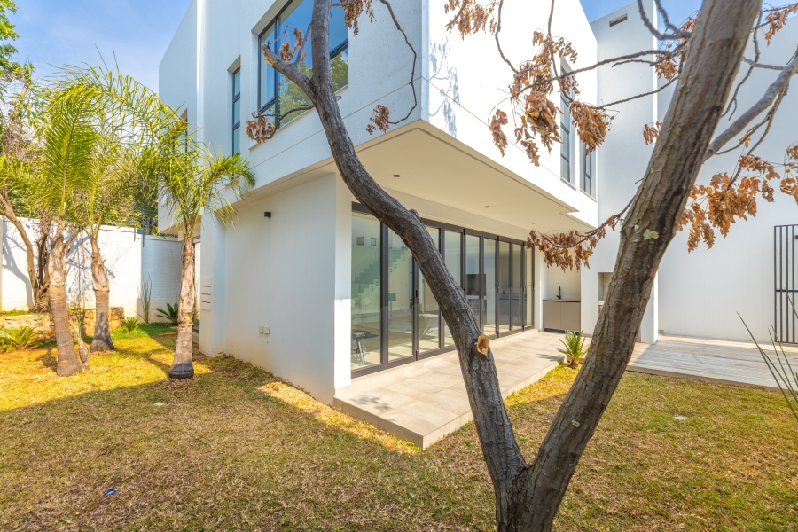 4 Bedroom Property for Sale in Sandhurst Gauteng