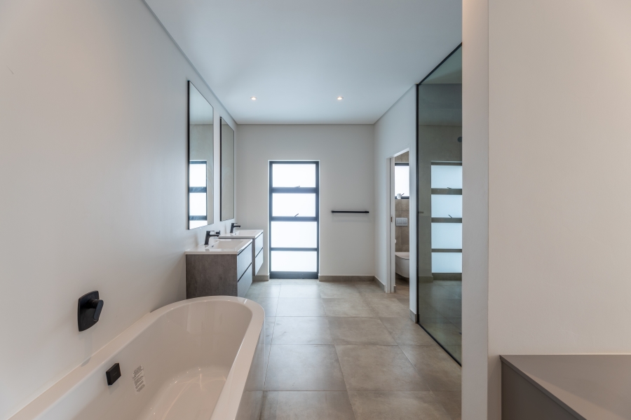 4 Bedroom Property for Sale in Sandhurst Gauteng