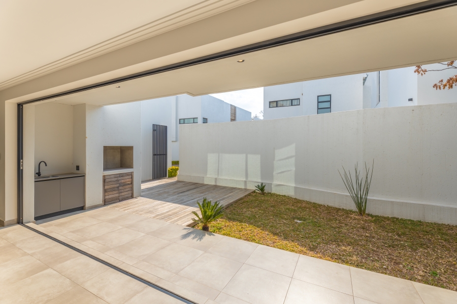 4 Bedroom Property for Sale in Sandhurst Gauteng