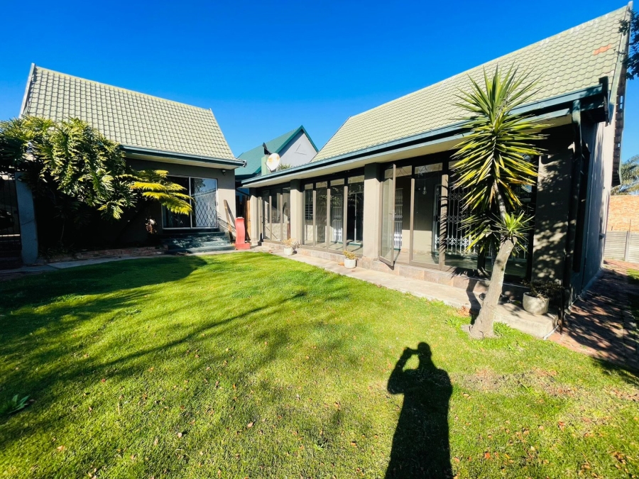 To Let 4 Bedroom Property for Rent in Terenure Gauteng