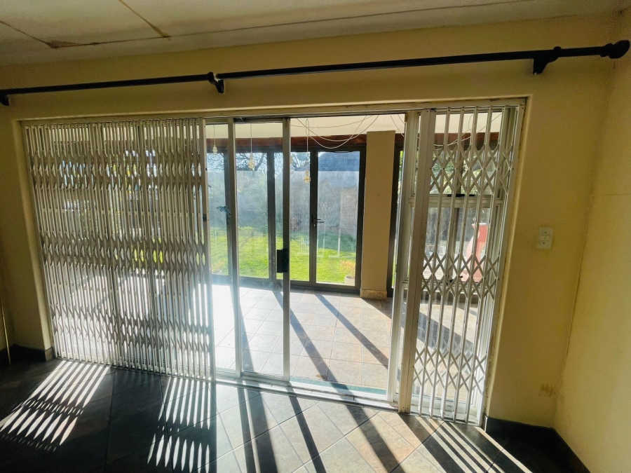 To Let 4 Bedroom Property for Rent in Terenure Gauteng