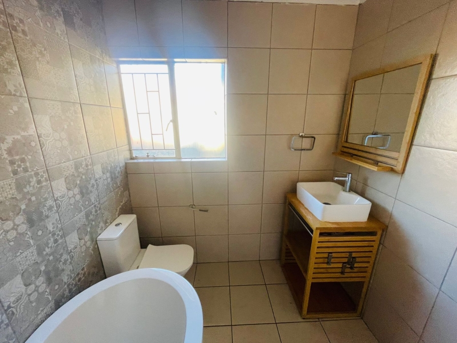 To Let 4 Bedroom Property for Rent in Terenure Gauteng