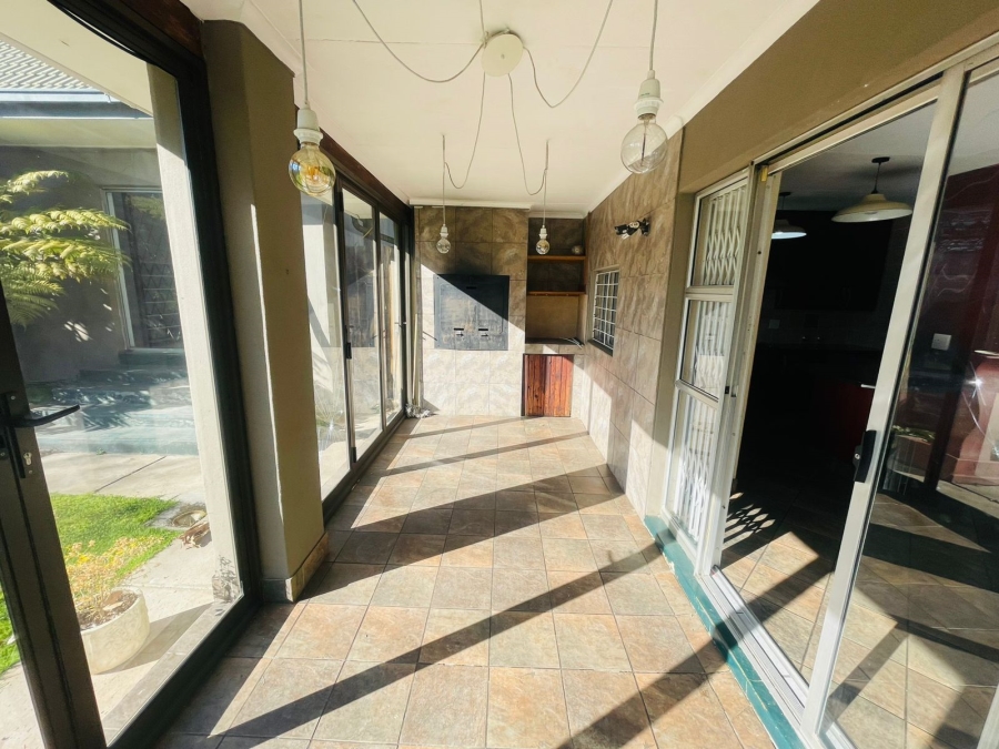 To Let 4 Bedroom Property for Rent in Terenure Gauteng