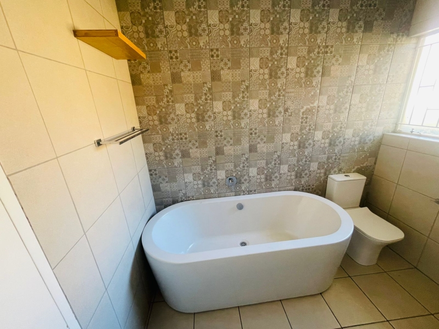 To Let 4 Bedroom Property for Rent in Terenure Gauteng