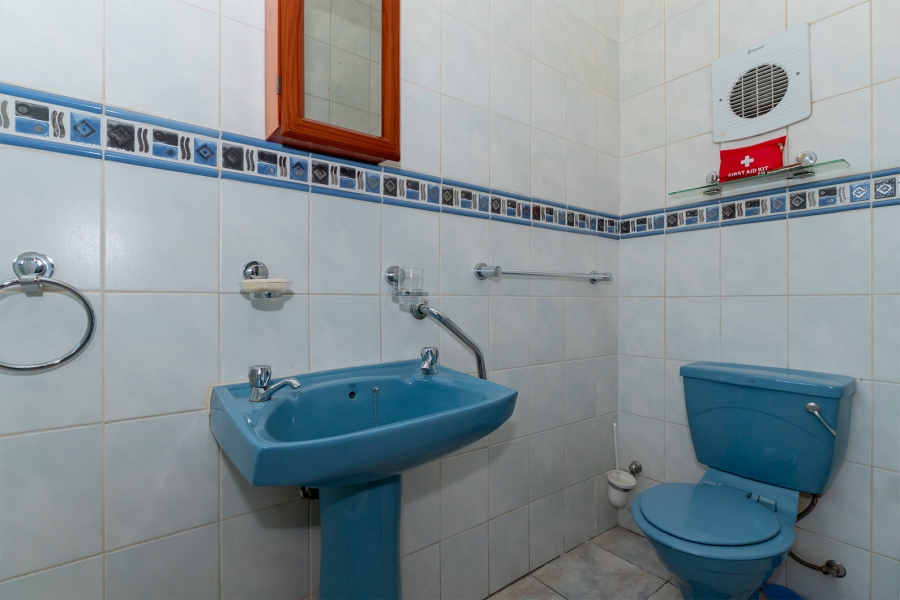 6 Bedroom Property for Sale in Farrarmere Gauteng