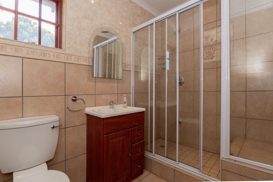 6 Bedroom Property for Sale in Farrarmere Gauteng