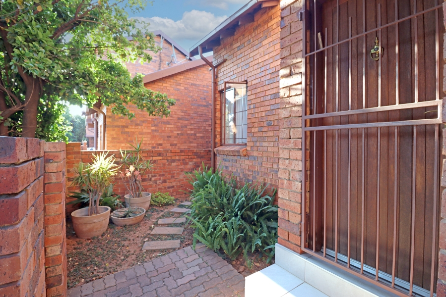 3 Bedroom Property for Sale in Weltevreden Park Gauteng