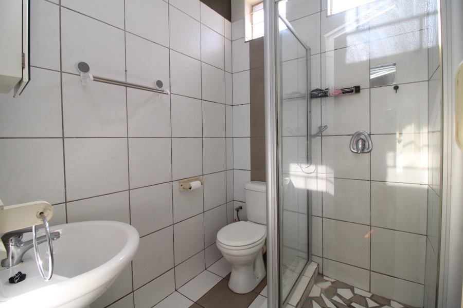 6 Bedroom Property for Sale in Primrose Gauteng