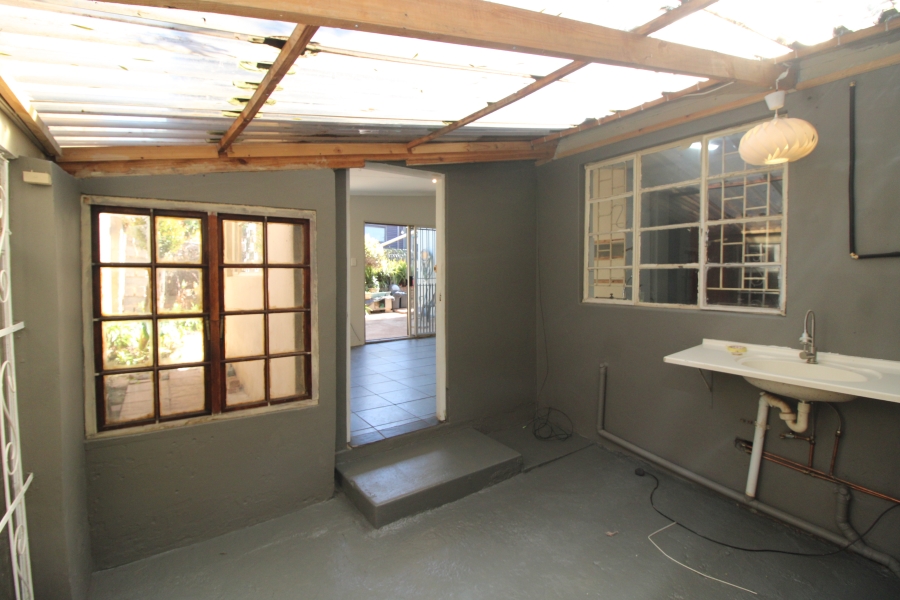 6 Bedroom Property for Sale in Primrose Gauteng