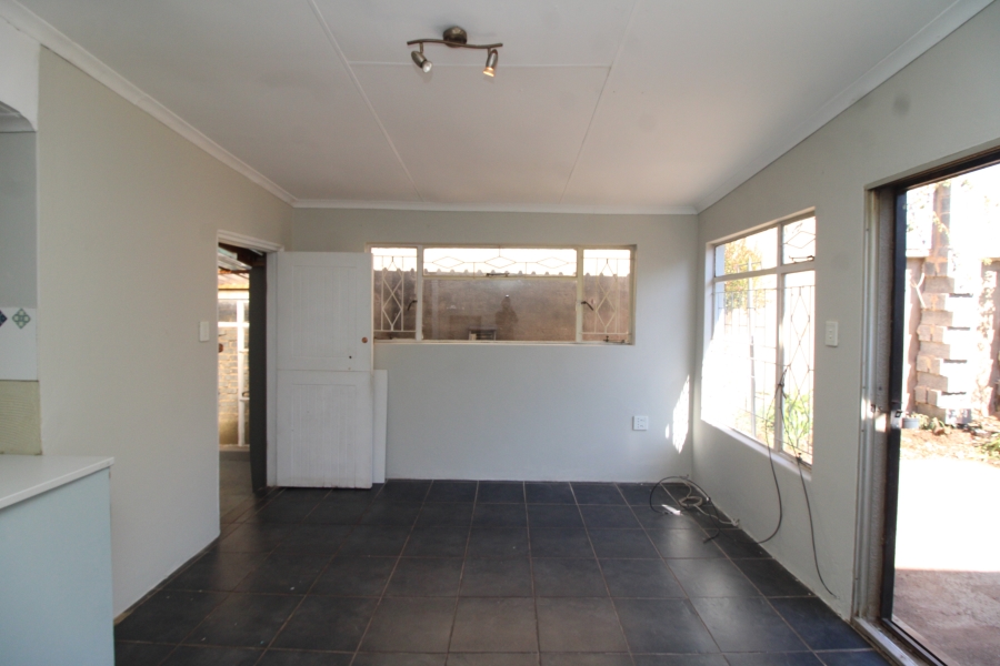 6 Bedroom Property for Sale in Primrose Gauteng