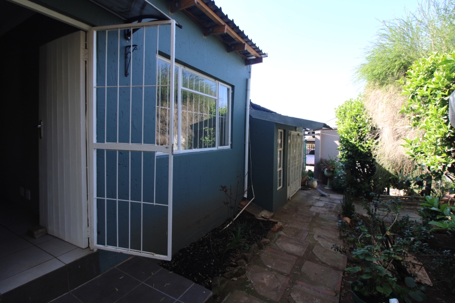 6 Bedroom Property for Sale in Primrose Gauteng