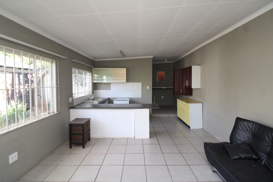 6 Bedroom Property for Sale in Primrose Gauteng