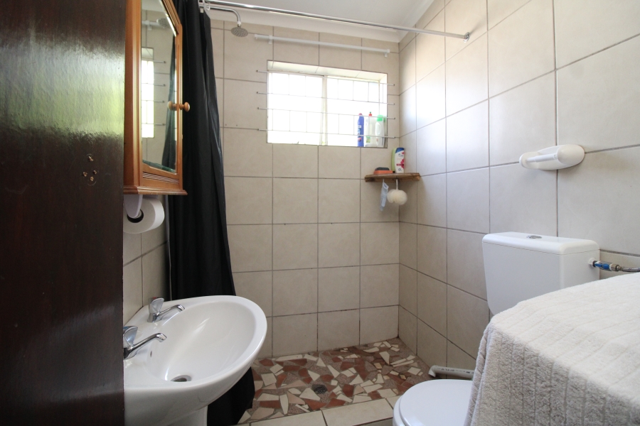 6 Bedroom Property for Sale in Primrose Gauteng