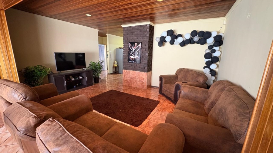 5 Bedroom Property for Sale in Beyers Park Gauteng