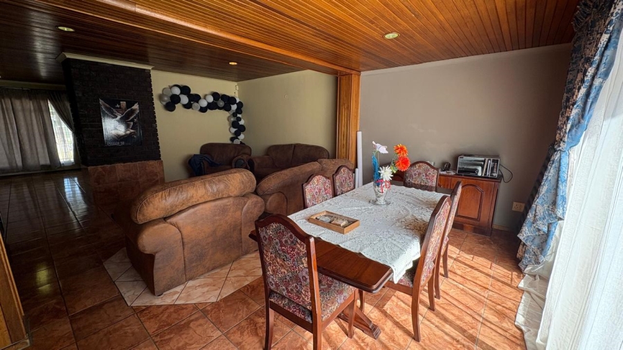 5 Bedroom Property for Sale in Beyers Park Gauteng