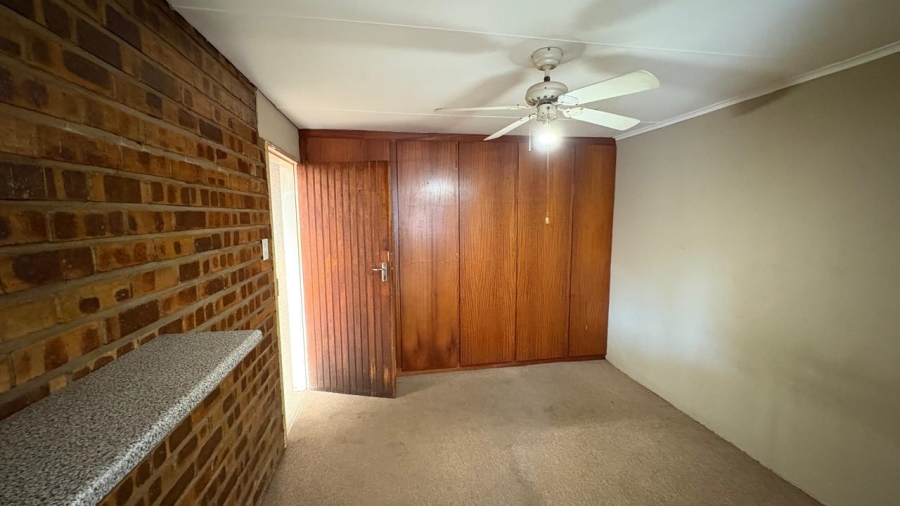 5 Bedroom Property for Sale in Beyers Park Gauteng