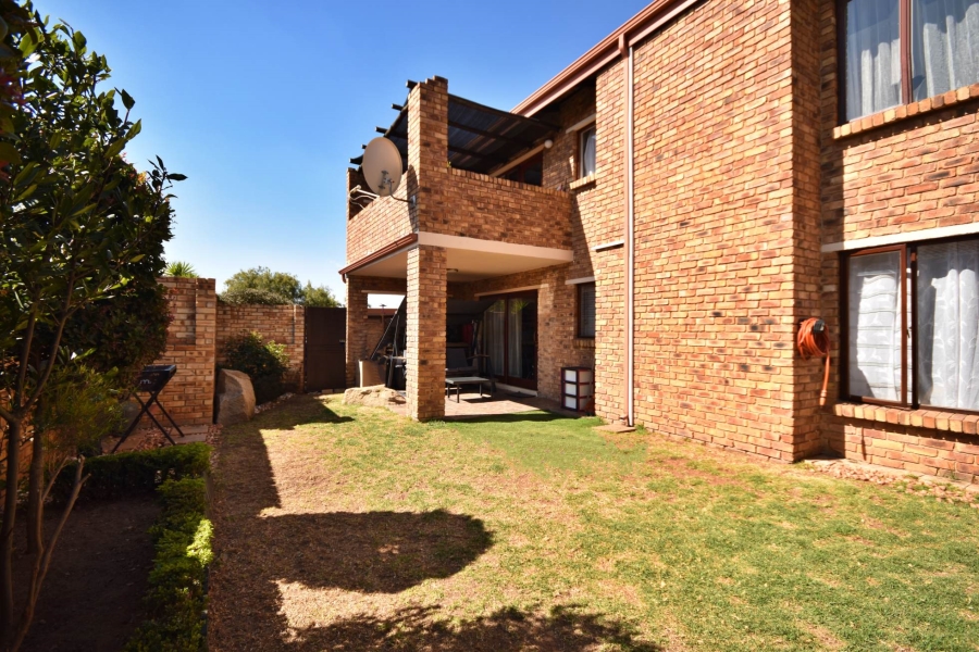 3 Bedroom Property for Sale in Bromhof Gauteng