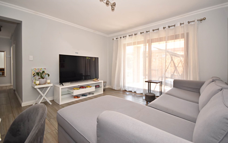 3 Bedroom Property for Sale in Bromhof Gauteng