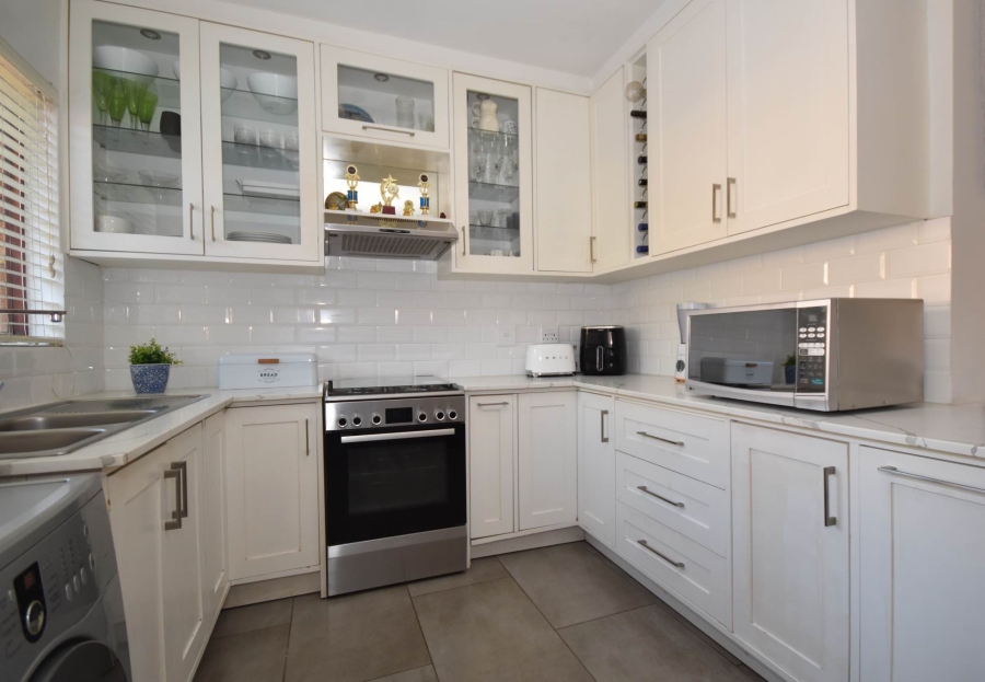 3 Bedroom Property for Sale in Bromhof Gauteng