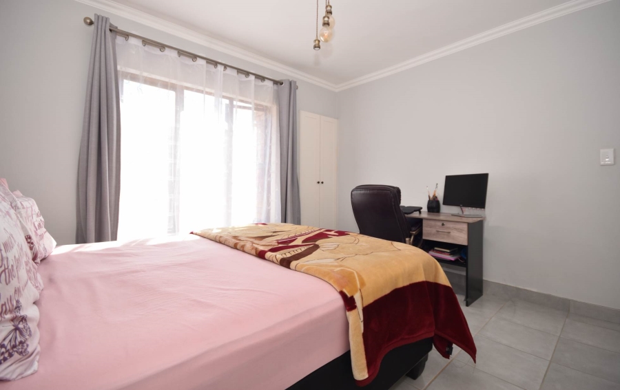 3 Bedroom Property for Sale in Bromhof Gauteng