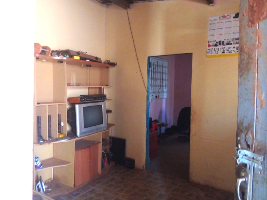1 Bedroom Property for Sale in Rondebult Gauteng