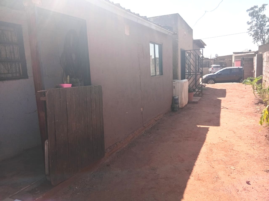 1 Bedroom Property for Sale in Rondebult Gauteng