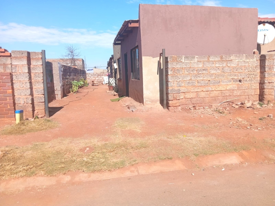 1 Bedroom Property for Sale in Rondebult Gauteng