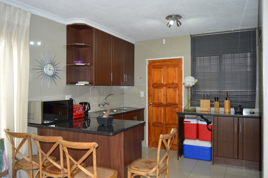 To Let 3 Bedroom Property for Rent in Morningside Manor Gauteng