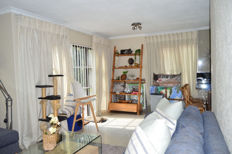 To Let 3 Bedroom Property for Rent in Morningside Manor Gauteng