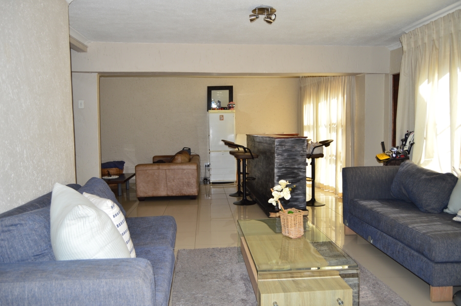 To Let 3 Bedroom Property for Rent in Morningside Manor Gauteng